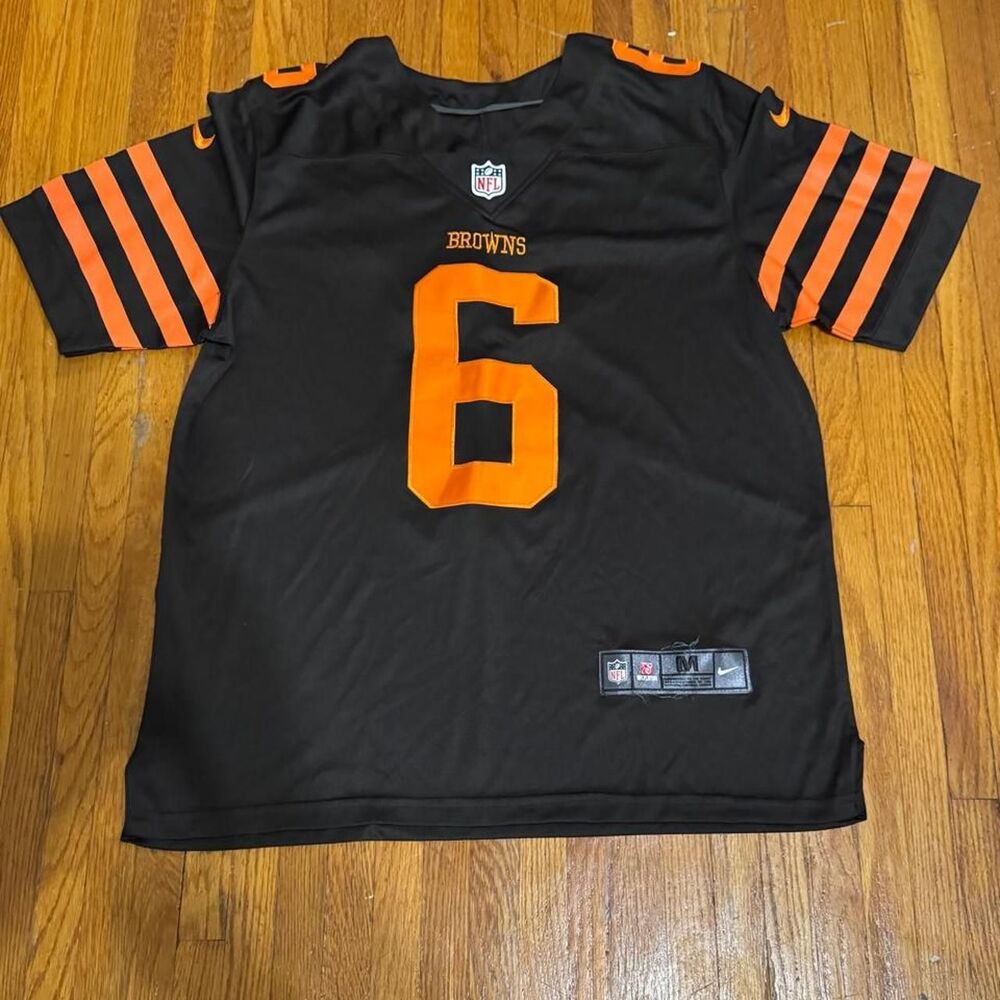 Nfl Men's Black and Orange T-shirt